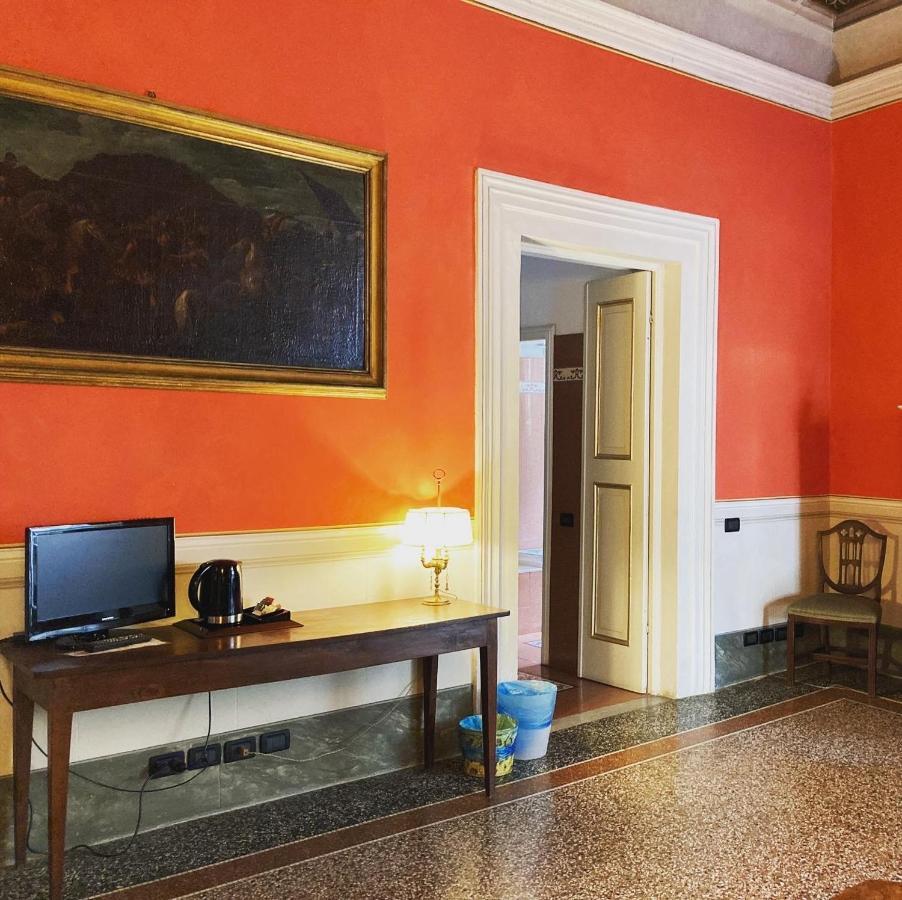 Palazzo Tucci Residenza D'Epoca Bed & Breakfast Lucca Exterior photo