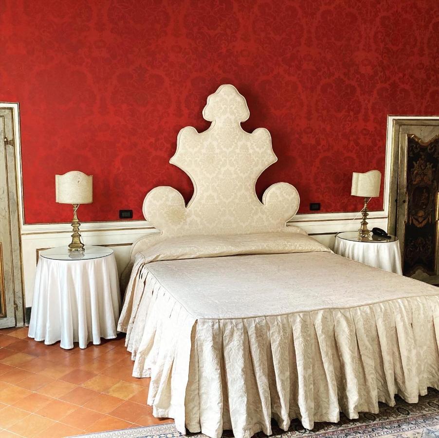 Palazzo Tucci Residenza D'Epoca Bed & Breakfast Lucca Exterior photo