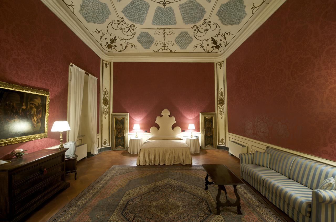 Palazzo Tucci Residenza D'Epoca Bed & Breakfast Lucca Exterior photo