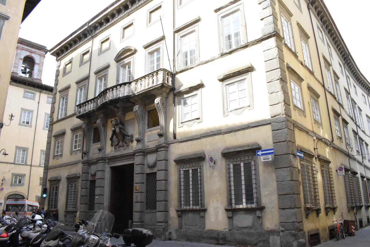Palazzo Tucci Residenza D'Epoca Bed & Breakfast Lucca Exterior photo