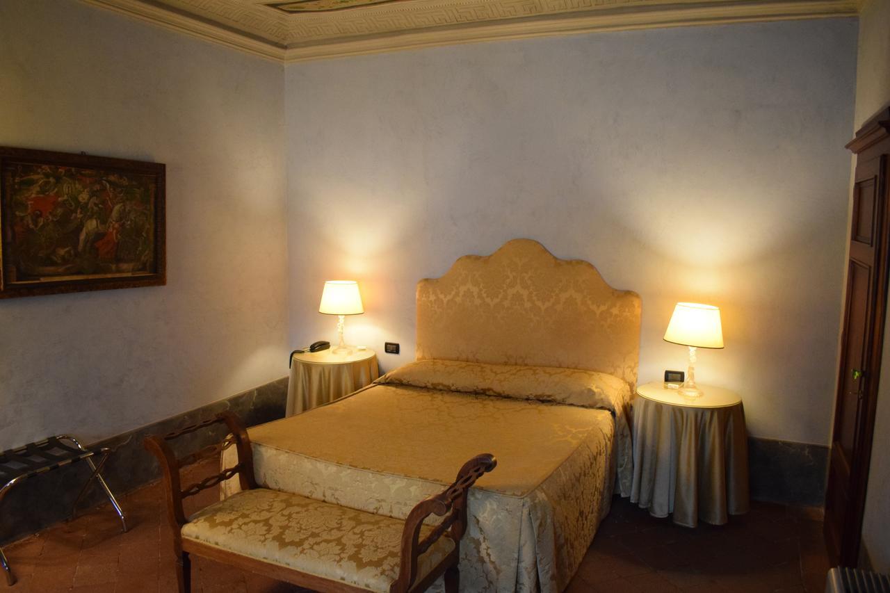 Palazzo Tucci Residenza D'Epoca Bed & Breakfast Lucca Exterior photo