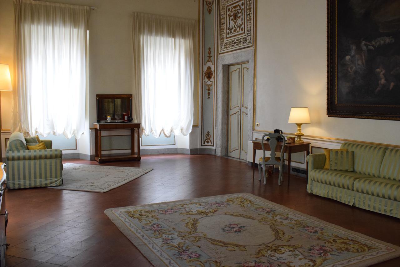 Palazzo Tucci Residenza D'Epoca Bed & Breakfast Lucca Exterior photo