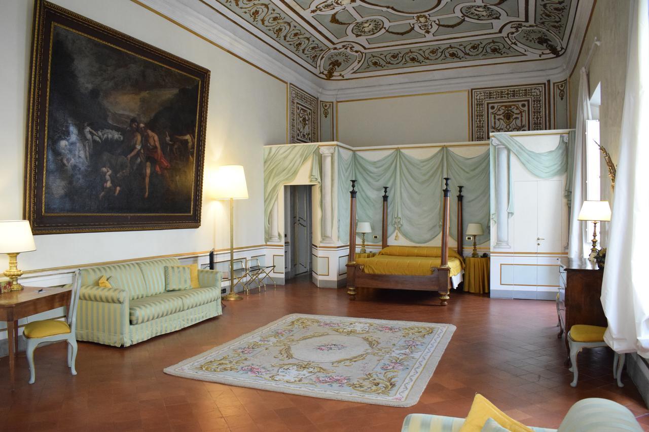 Palazzo Tucci Residenza D'Epoca Bed & Breakfast Lucca Exterior photo